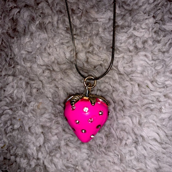 Strawberry necklace - Picture 1 of 4